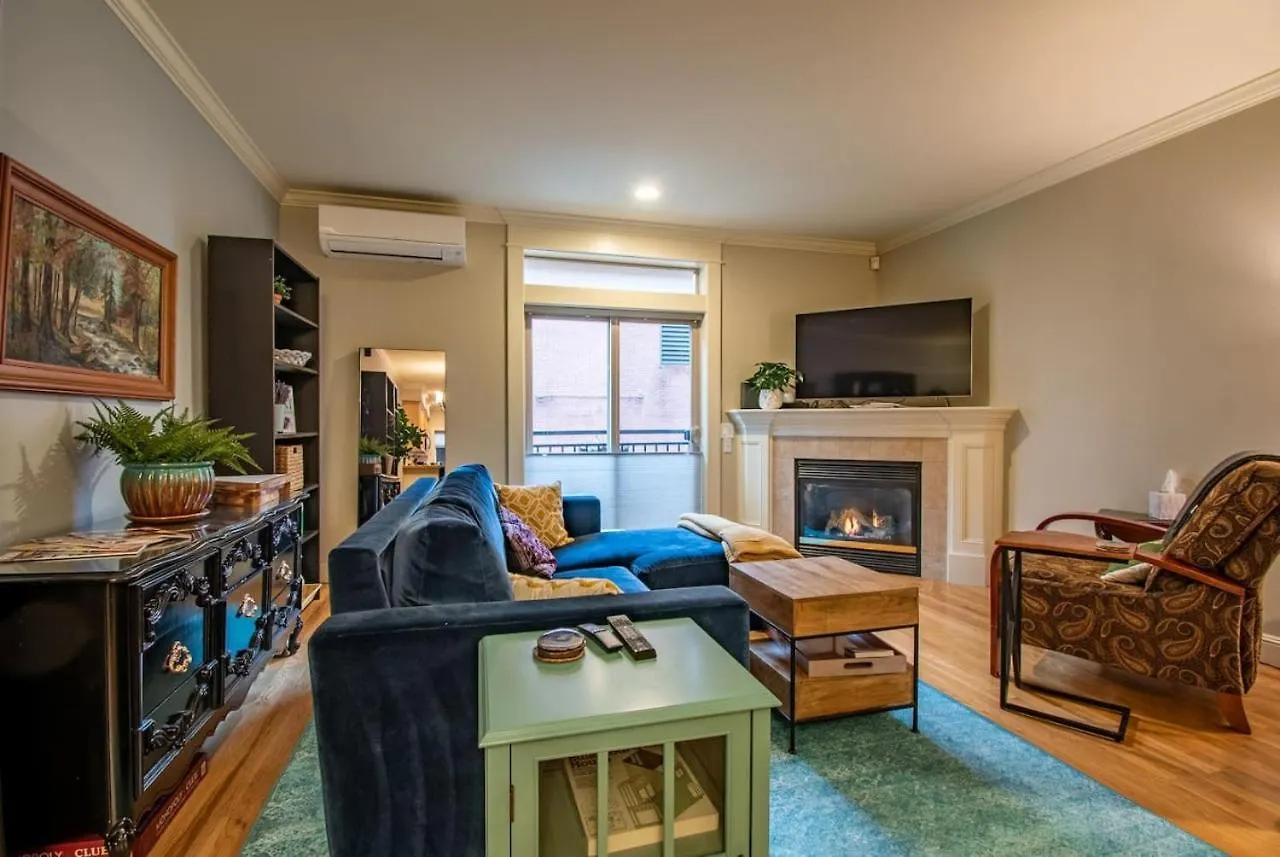 Holiday home Three Bedroom Townhouse Downtown With Private Backyard Seattle